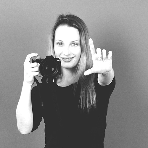 Fotograf Molly Marina i studiet
